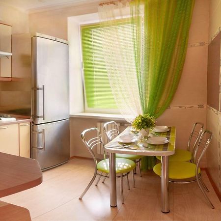 Luxury 3 Rooms Apartments In Center By Green House Полтава Екстериор снимка
