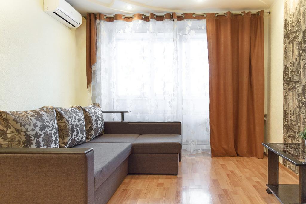 Luxury 3 Rooms Apartments In Center By Green House Полтава Екстериор снимка